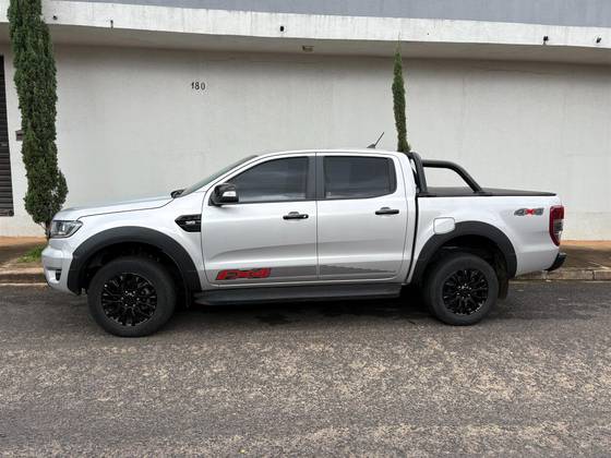 FORD RANGER 3.2 FX4 4X4 CD 20V DIESEL 4P AUTOMÁTICO